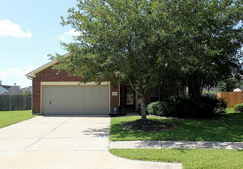 Charming one story former Model home on a quiet cul-de-sac!