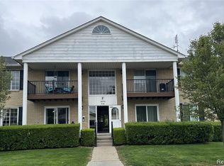 34751 S Kimberly Dr, Sterling Heights, MI