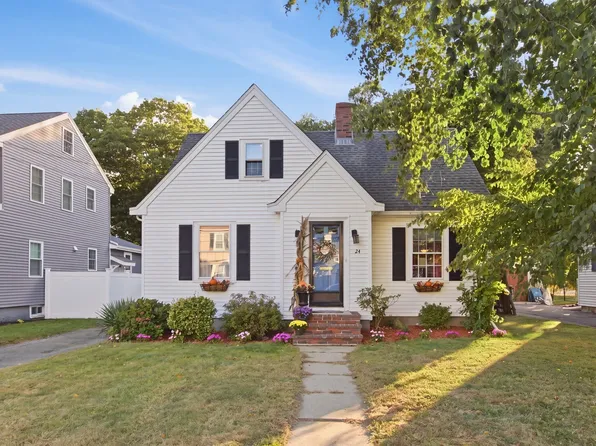 24 Vokes Ter, Lynnfield, MA 01940
