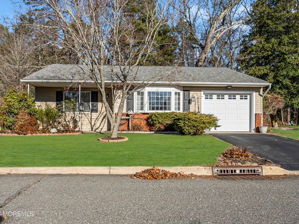 24 Maine Avenue, Whiting, NJ 08759