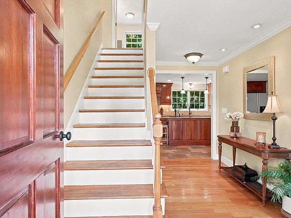 5th image of 12 Merrifields St