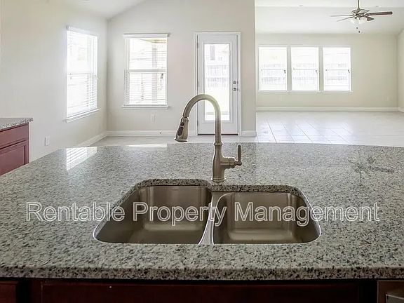4th image of 3200 Vineyard Trl