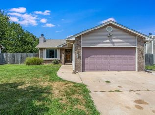 10015 E Funston Ct, Wichita, KS 67207