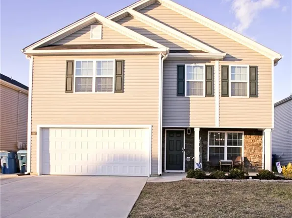 6887 Keeneland Dr, Whitsett, NC 27377