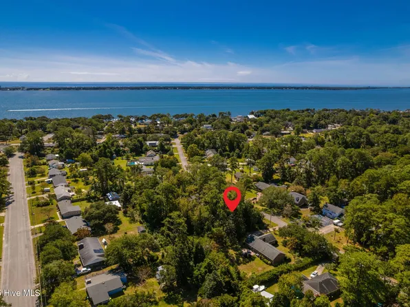 211 Larkin Street, Morehead City, NC 28557