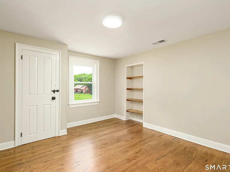 560 Manchester Rd — Photo 23