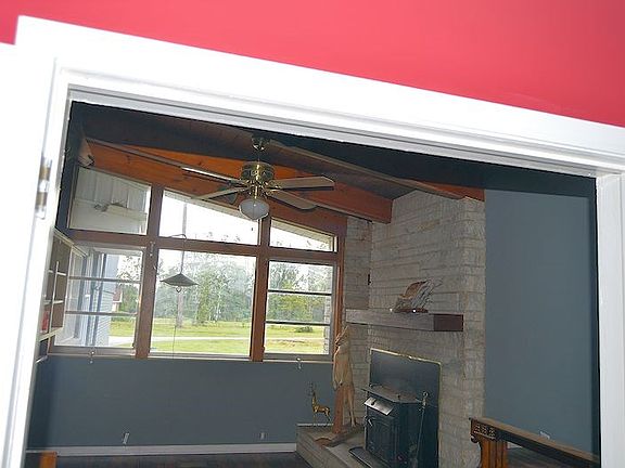 5th image of 708 E Crawford St