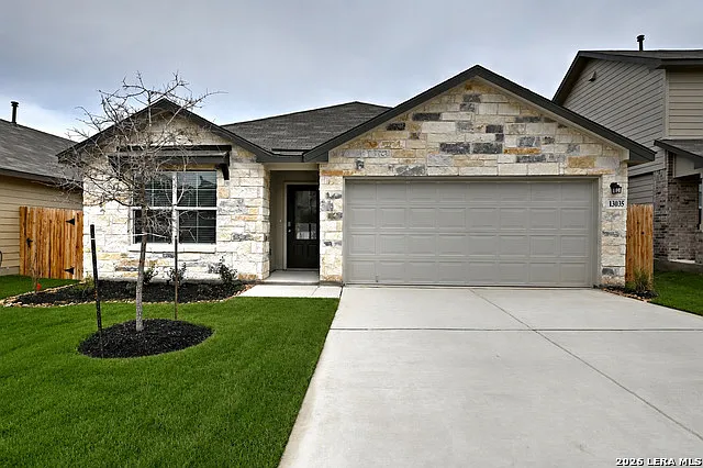 4 bed, 2.0 bath, 1703 sqft, $1,950 — Photo 3