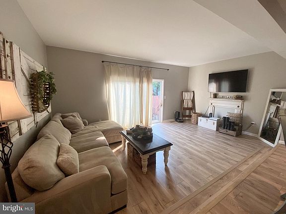 3rd image of 1206 Driftwood Ct