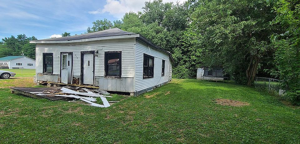 1st image of 218 Russell St