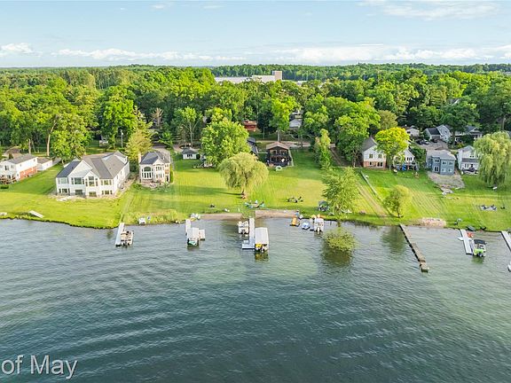 3rd image of 10890 Hillway Dr