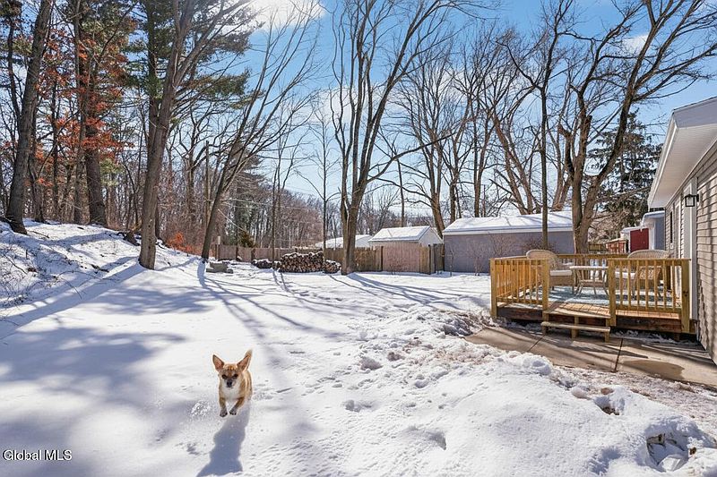 3rd image of 40 Sherwood Drive