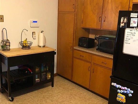 2nd image of 190 Brinton St