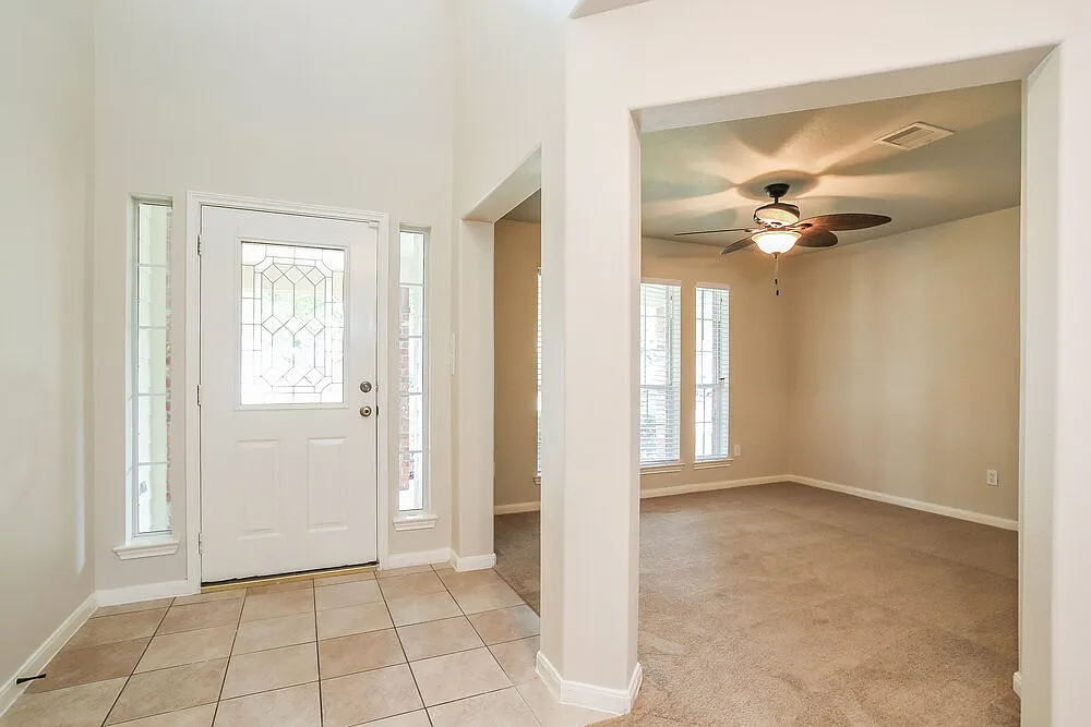 Building Photo - 14819 Olde Manor Ln