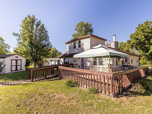 5th image of 208 Edgewood Dr
