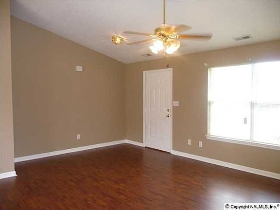 3rd image of 103 Silkyscale Cir NE