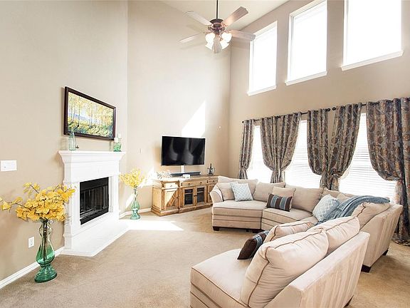 3rd image of 10737 Wilton Dr