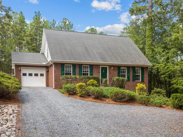 1175 Longleaf Drive NW, Pinehurst, NC 28374