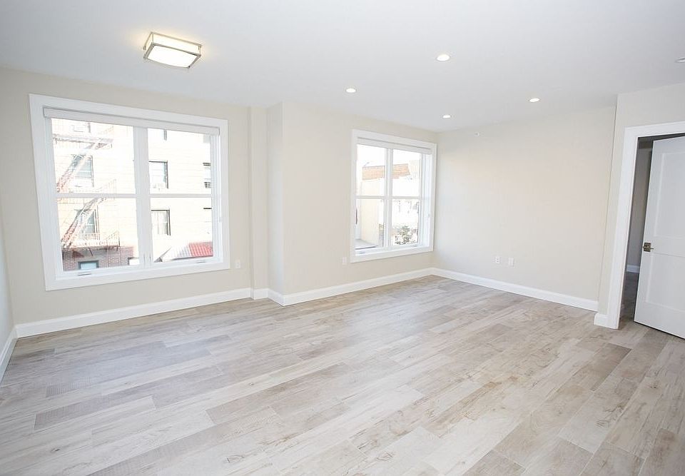 1st image of 3177 37th St APT 3A