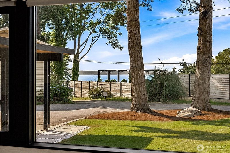4th image of 25657 Marine View Drive S