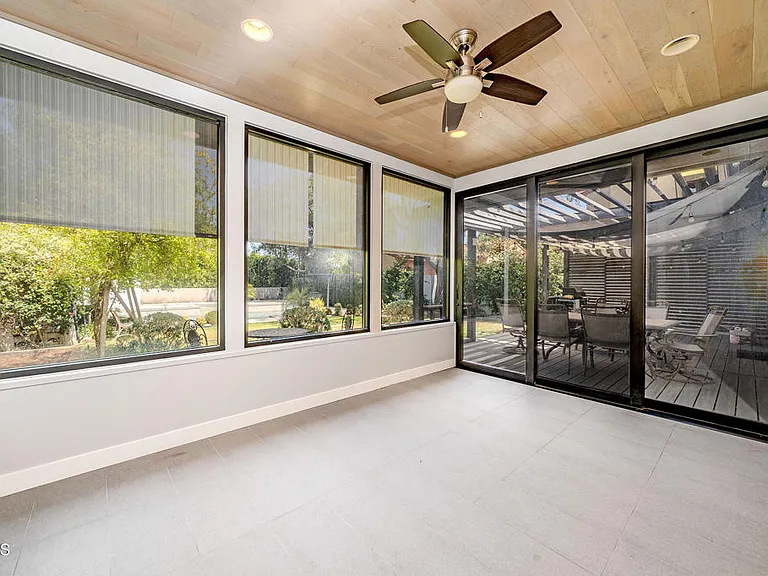 4330 Bel Aire Dr — Photo 9