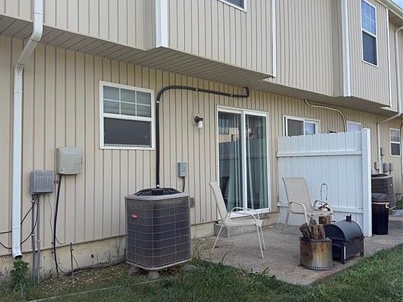 4th image of 262 Pointe Ln