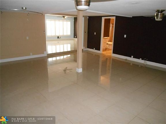 4th image of 816 NW 30th St