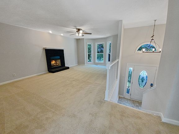 4th image of 2622 Holly Rock Dr