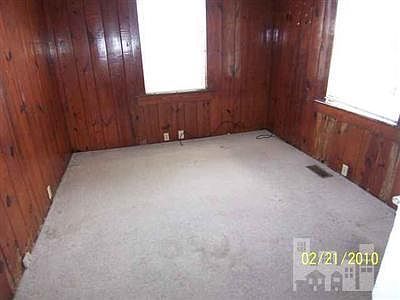 4th image of 905 N Carolina Beach Avenue