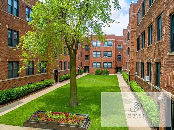 4th image of 634-42 W Cornelia Ave #642-3S