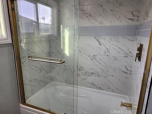 5th image of 9080 Bloomfield Ave #201