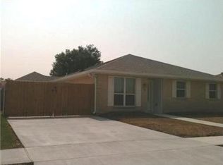 7400 Ligustrum Dr, New Orleans, LA 70126