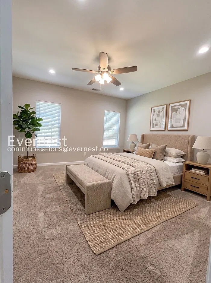 3 bed, 2.0 bath, 1336 sqft, $1,495 — Photo 3