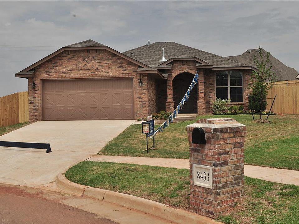 1st image of 8433 NW 141st Cir