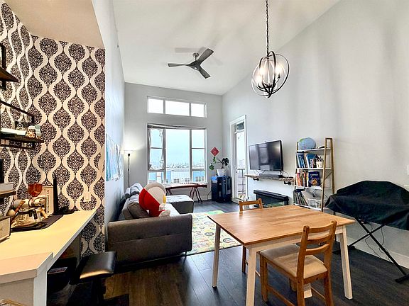 5th image of 2307 Ranger Ln #406