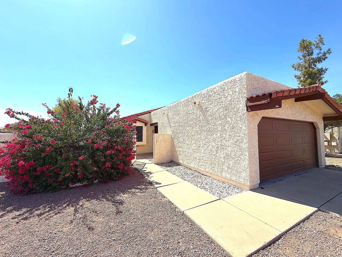 3-BD, 2-BA Single Family House in Chandler! — Photo 3