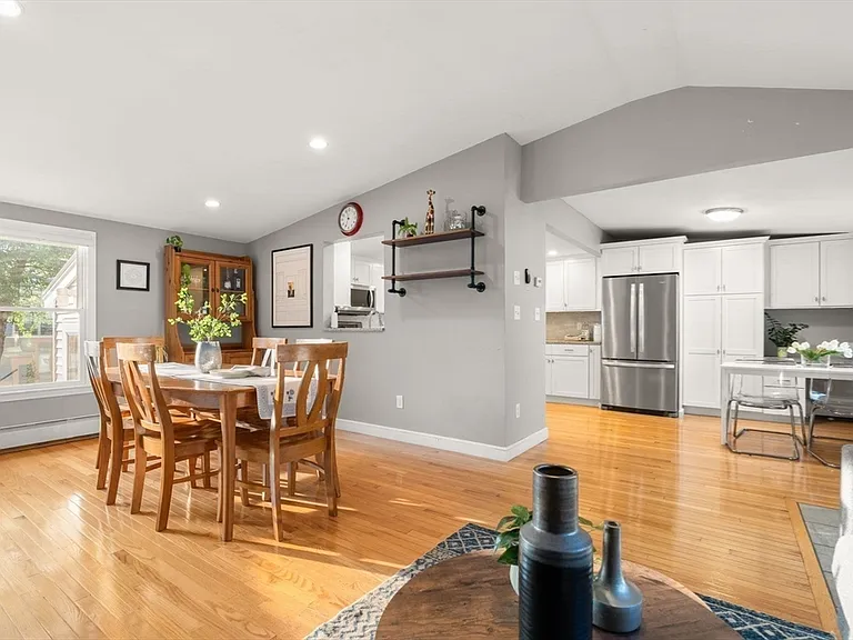 15 University Rd — Photo 5