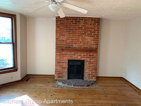 2nd image of 405 4th St APT 1