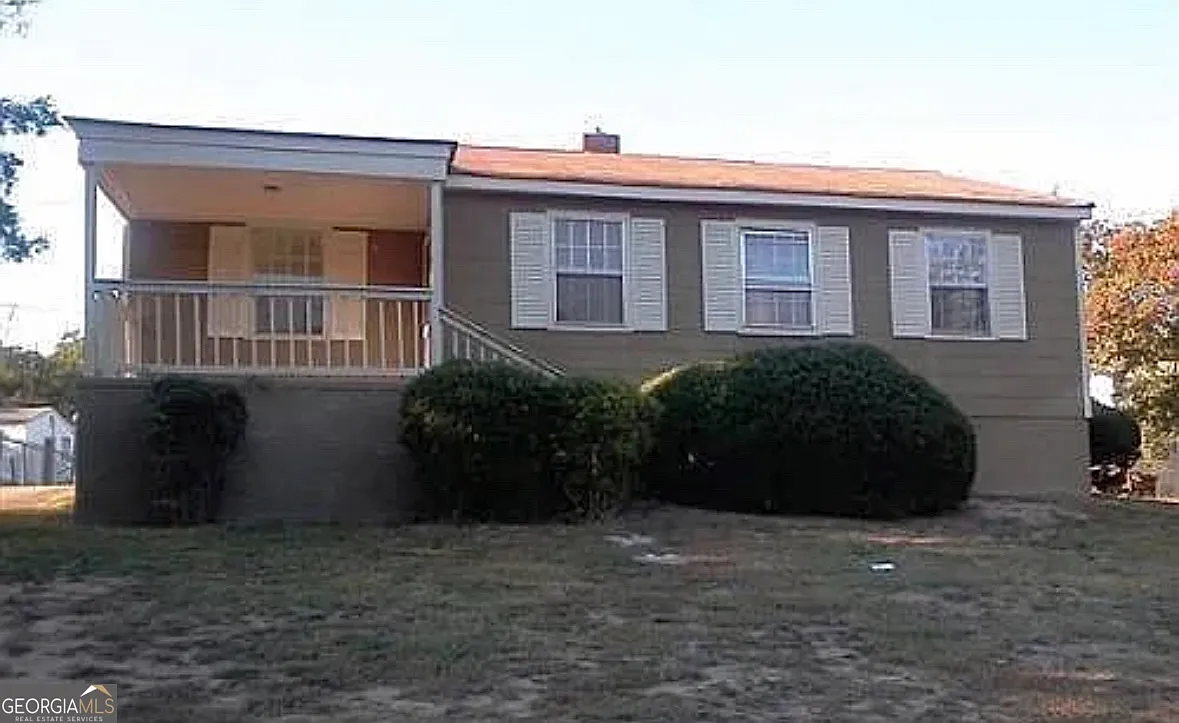 2 bed, 1.0 bath, 929 sqft, $1,050 — Photo 1