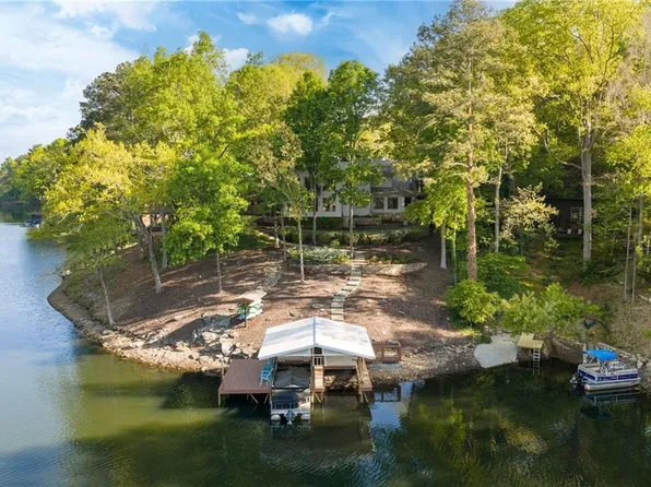594 Hilltop Ln, Berkeley Lake, GA 30096
