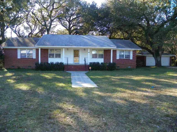 6107 Confederate Dr, Pensacola, FL 32503