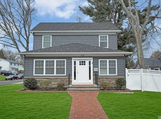 115 E 23rd St, Huntington Station, NY 11746