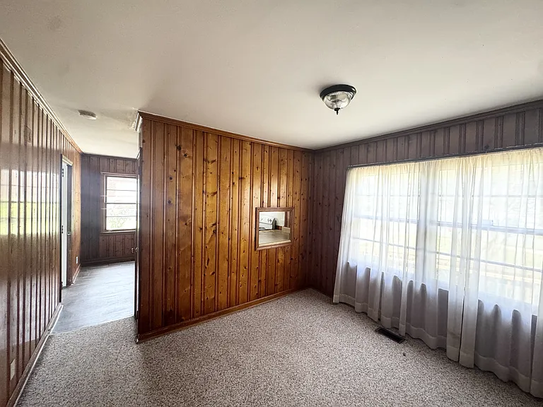221 Shirley Dr — Photo 14
