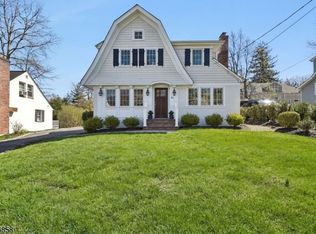 42 Locust Dr, Summit City, NJ 07901