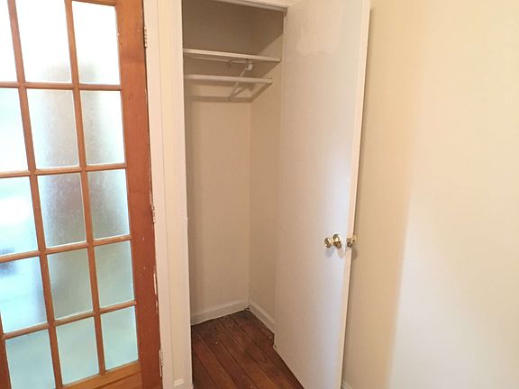 4th image of 431 E 9th St APT 7