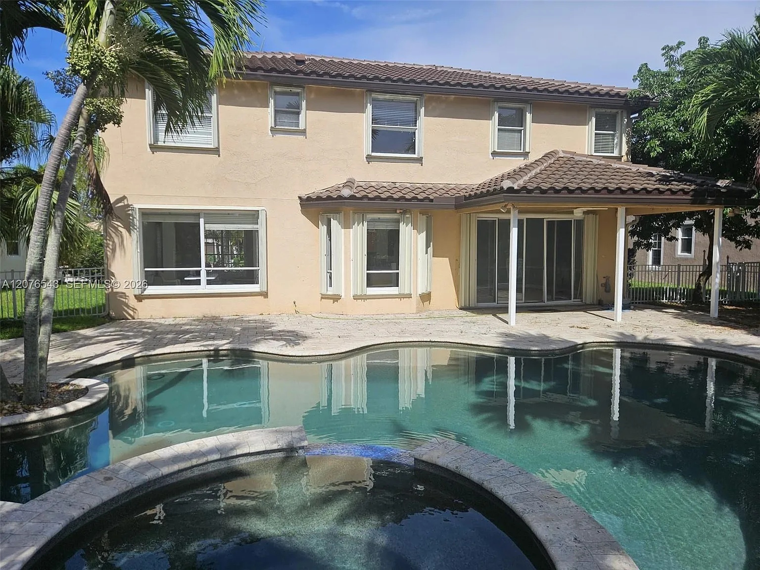 5 bed, 2666 sqft, $5,400 — Photo 2