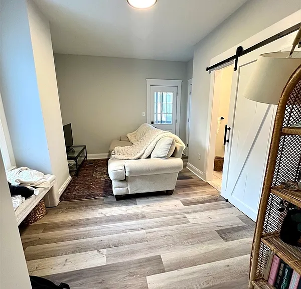 242 W 3rd St #2 — Photo 8