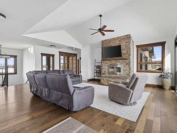 4th image of 56229 Range Rd #242