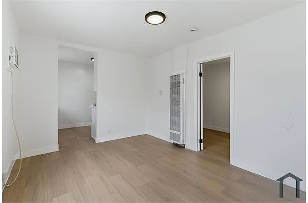 Building Photo - 237 1/2 W 98th St