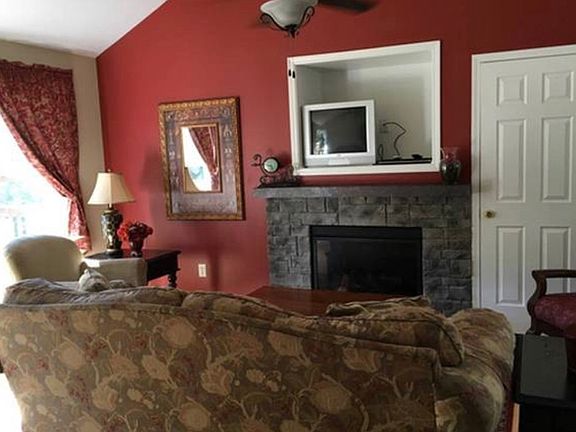 4th image of 98 Grandview Ct